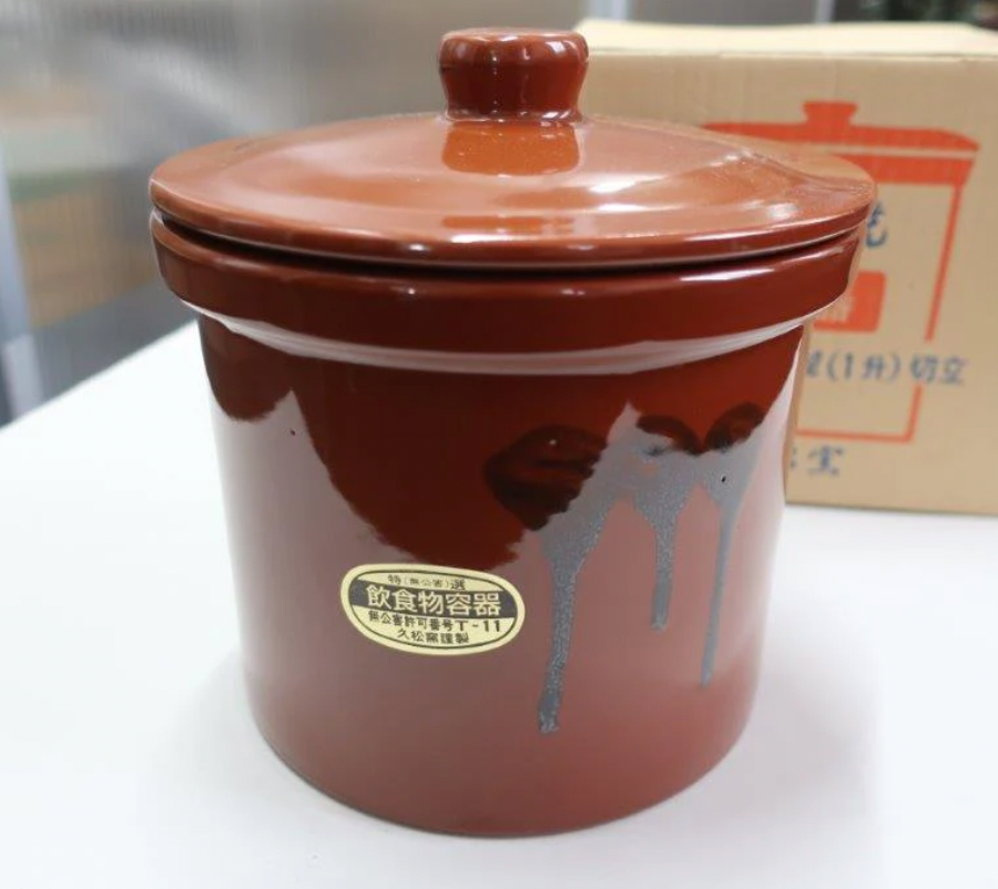 OSUSUME OF THE WEEK: KYUMATSU Tokoname-yaki Umeboshi/Tsukemono/Miso Kame/Jar